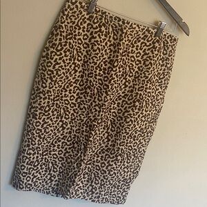 J. CREW No. 2 Pencil Leopard Print Ladies Pencil Skirt. Size 8
